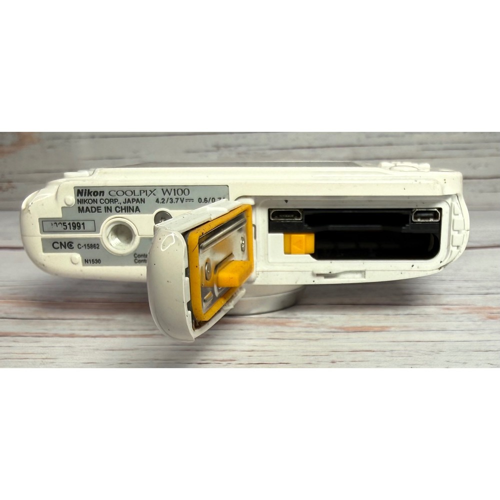 Nikon Coolpix W100 Waterproof Digital Camera White Bundle 13.2MP WiFi Bluetooth - Picture 9 of 9